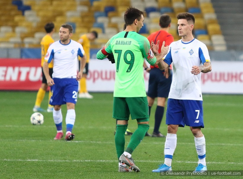 При счете 1:2 в ворота Динамо не был назначен пенальти, а Сидорчук ошибочно избежал удаления - изображение 1